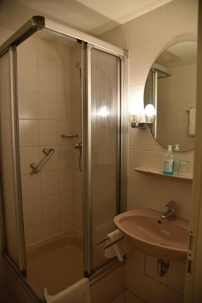 Hotel Goldener Hirsch Фридрихсхафен Екстериор снимка