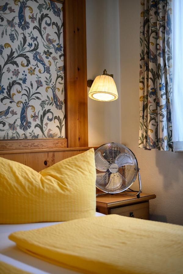 Hotel Goldener Hirsch Фридрихсхафен Екстериор снимка