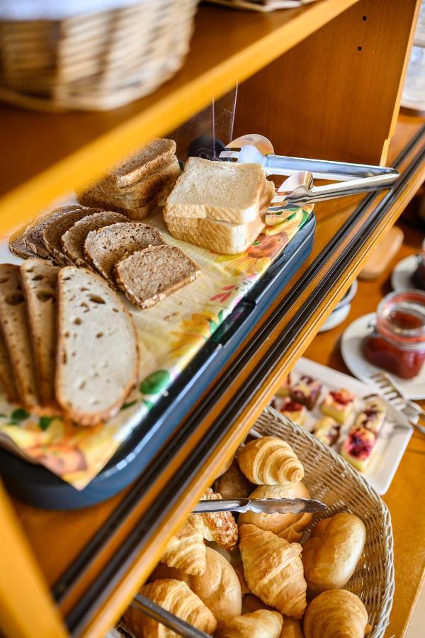 Hotel Goldener Hirsch Фридрихсхафен Екстериор снимка